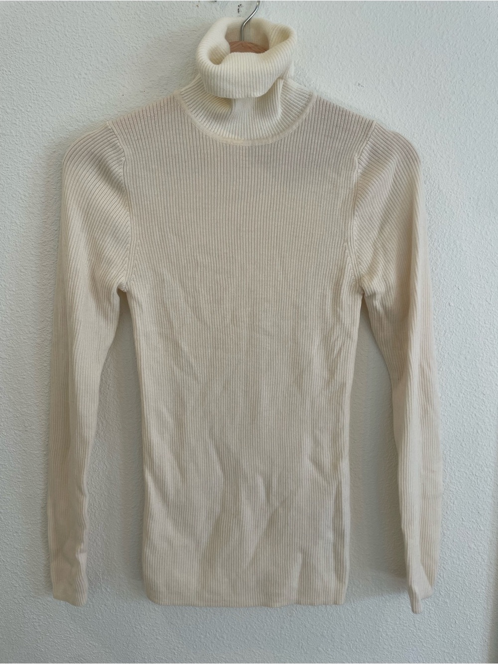 100% wool soft stretchy turtleneck sweater medium creme